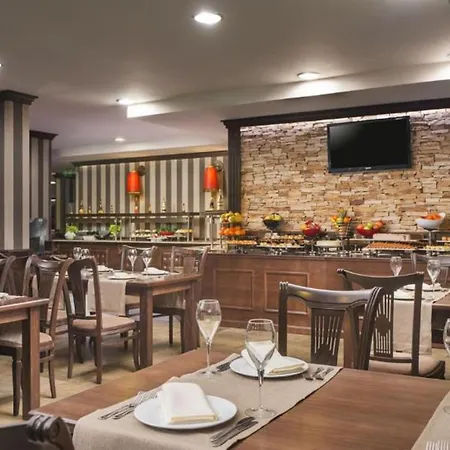 B25 Royalpark Apartman *